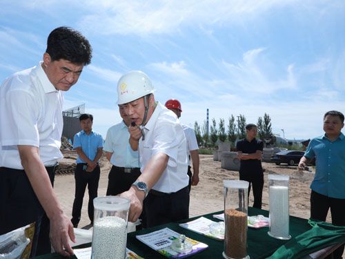 通遼市委領(lǐng)導(dǎo)參觀(guān)考察內(nèi)蒙古通四方農(nóng)業(yè)科技有限公司 通遼市委領(lǐng)導(dǎo)參觀(guān)考察內(nèi)蒙古通四方農(nóng)業(yè)科技有限公司